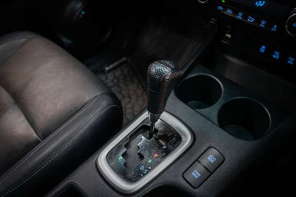 2015 Toyota Hilux SR5 GUN126R 4X4