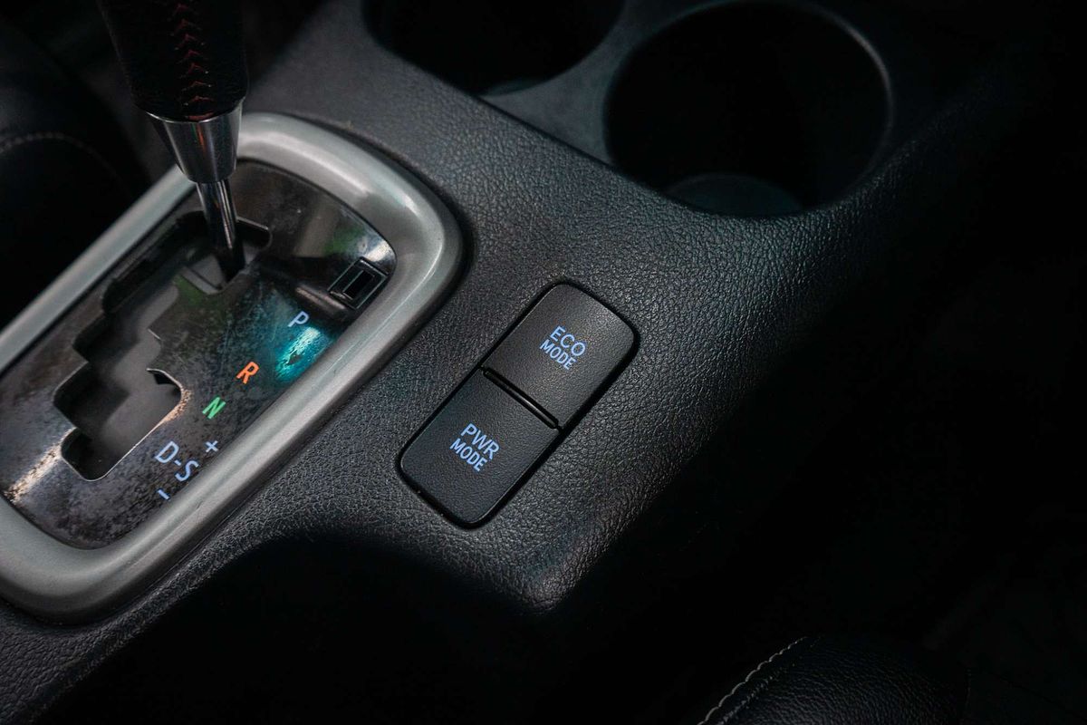 2015 Toyota Hilux SR5 GUN126R 4X4