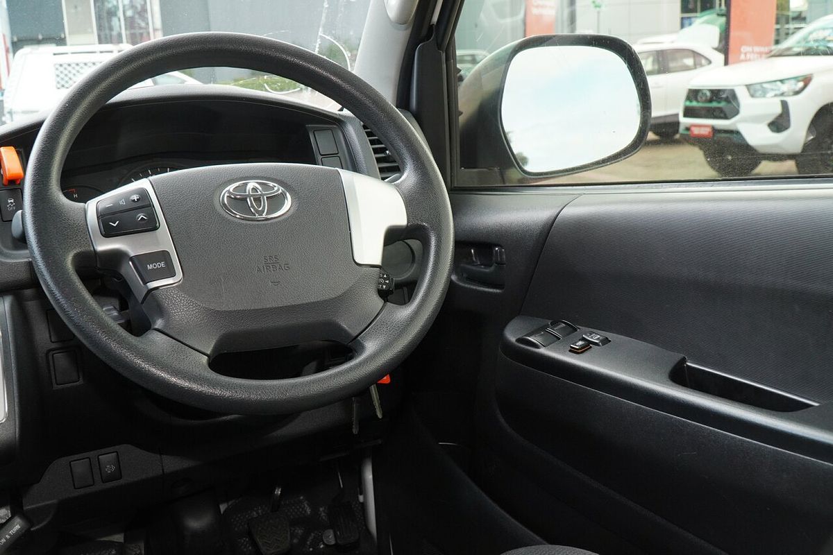 2018 Toyota Hiace Commuter KDH223R
