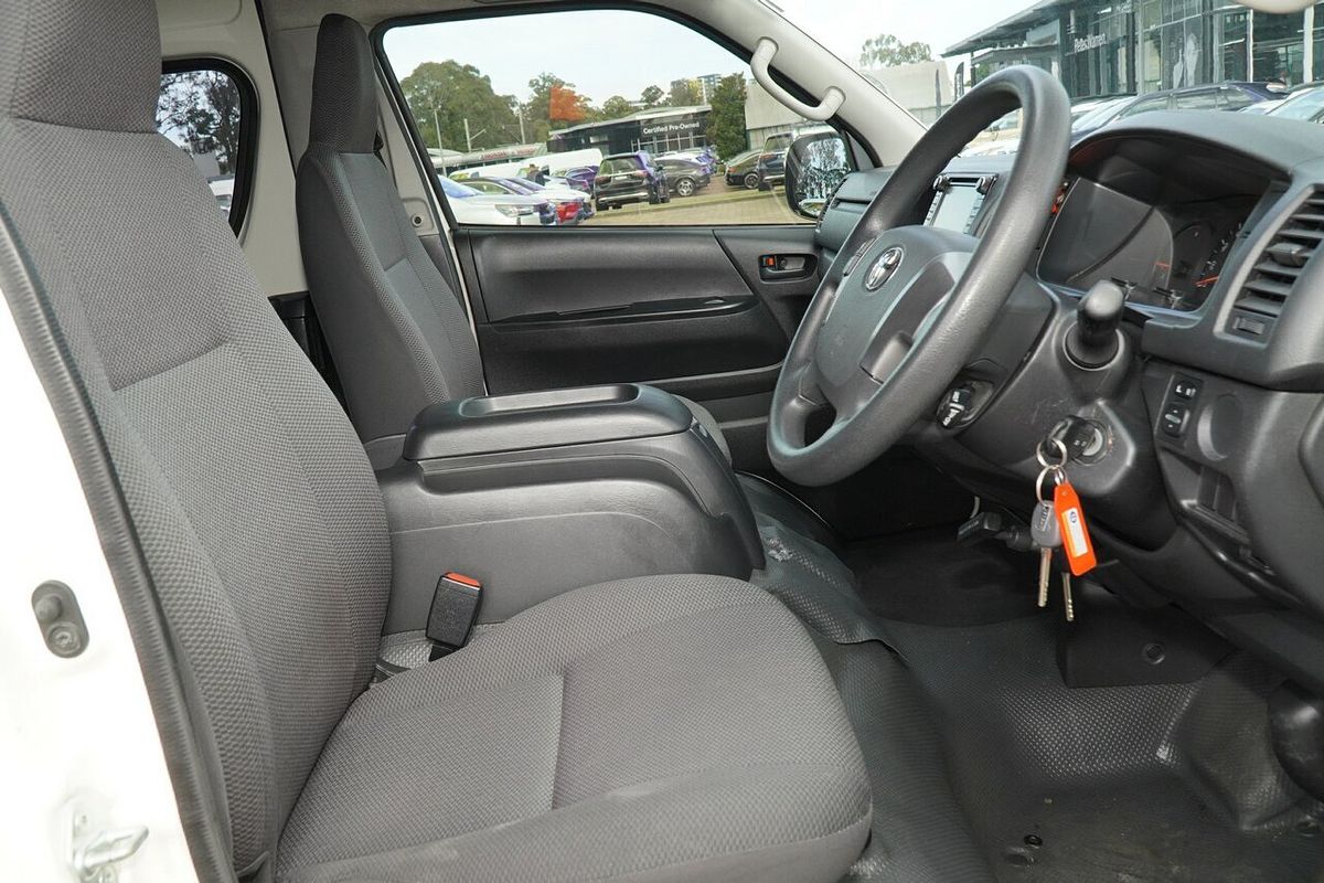 2018 Toyota Hiace Commuter KDH223R