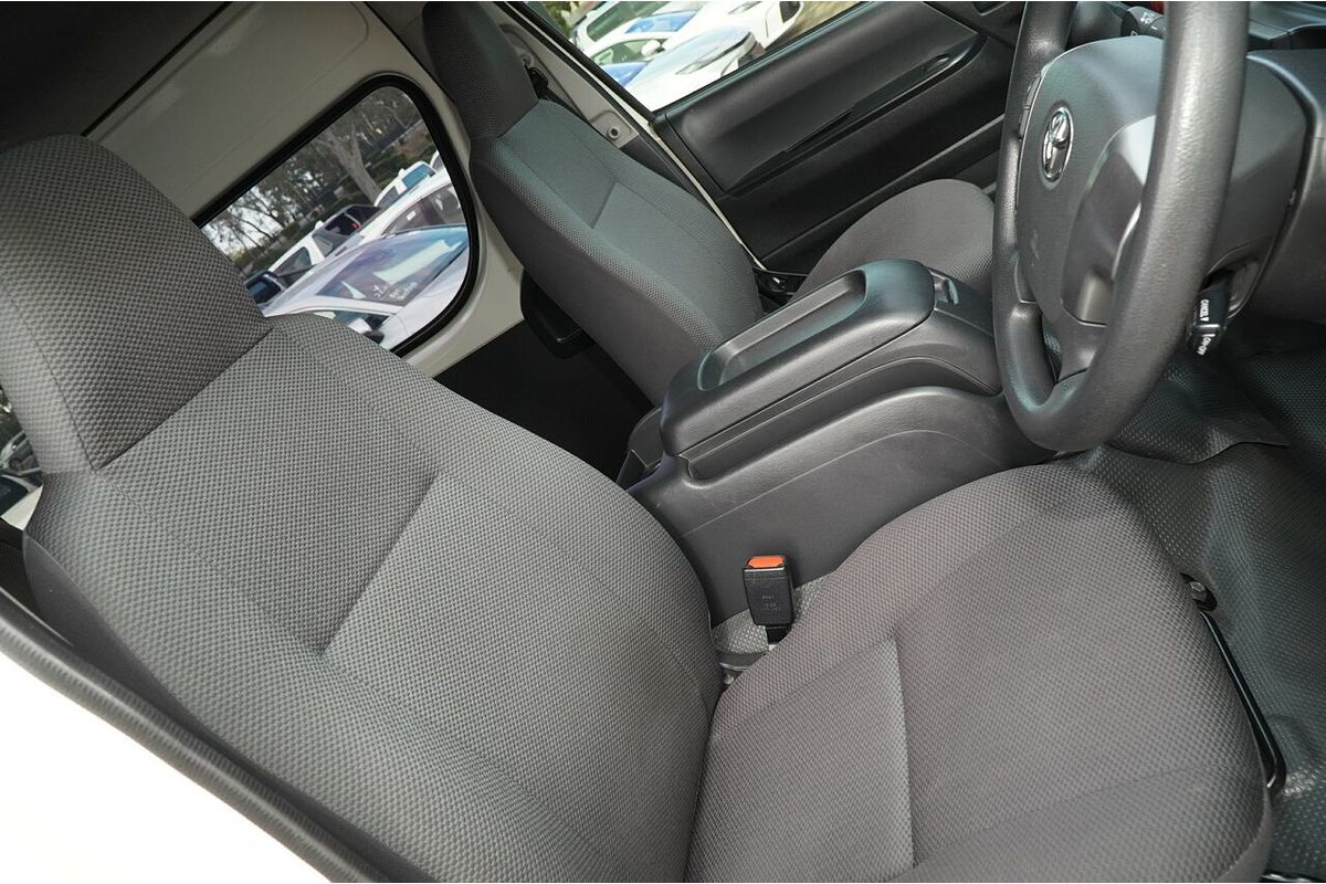 2018 Toyota Hiace Commuter KDH223R
