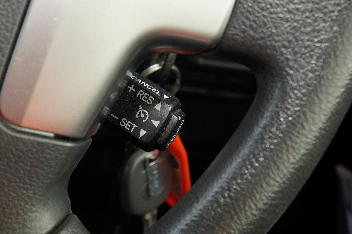 2018 Toyota Hiace Commuter KDH223R