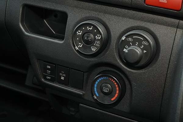 2018 Toyota Hiace Commuter KDH223R