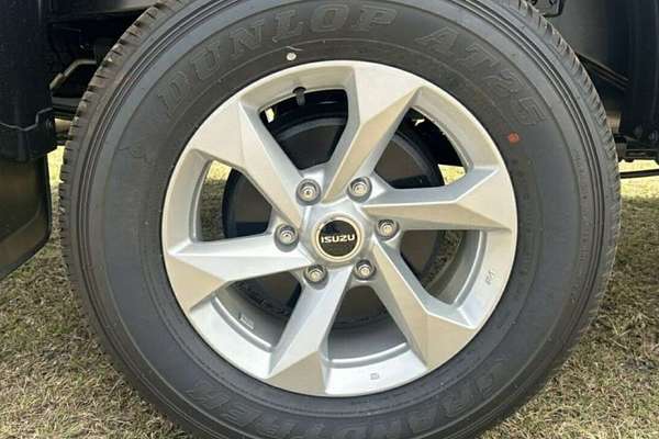 2025 Isuzu D-MAX LS-M 4X4