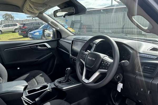 2025 Isuzu D-MAX LS-M 4X4