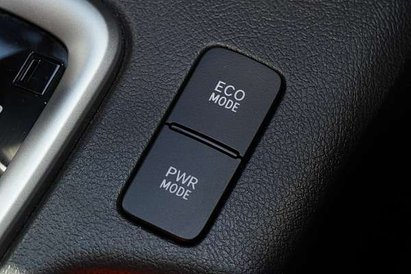 2020 Toyota Hilux SR5 GUN126R 4X4