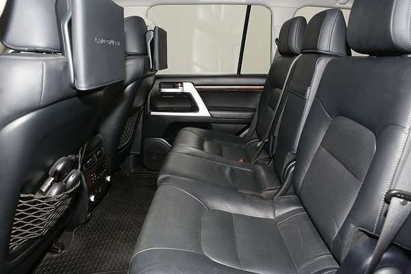 2020 Toyota Landcruiser Sahara VDJ200R