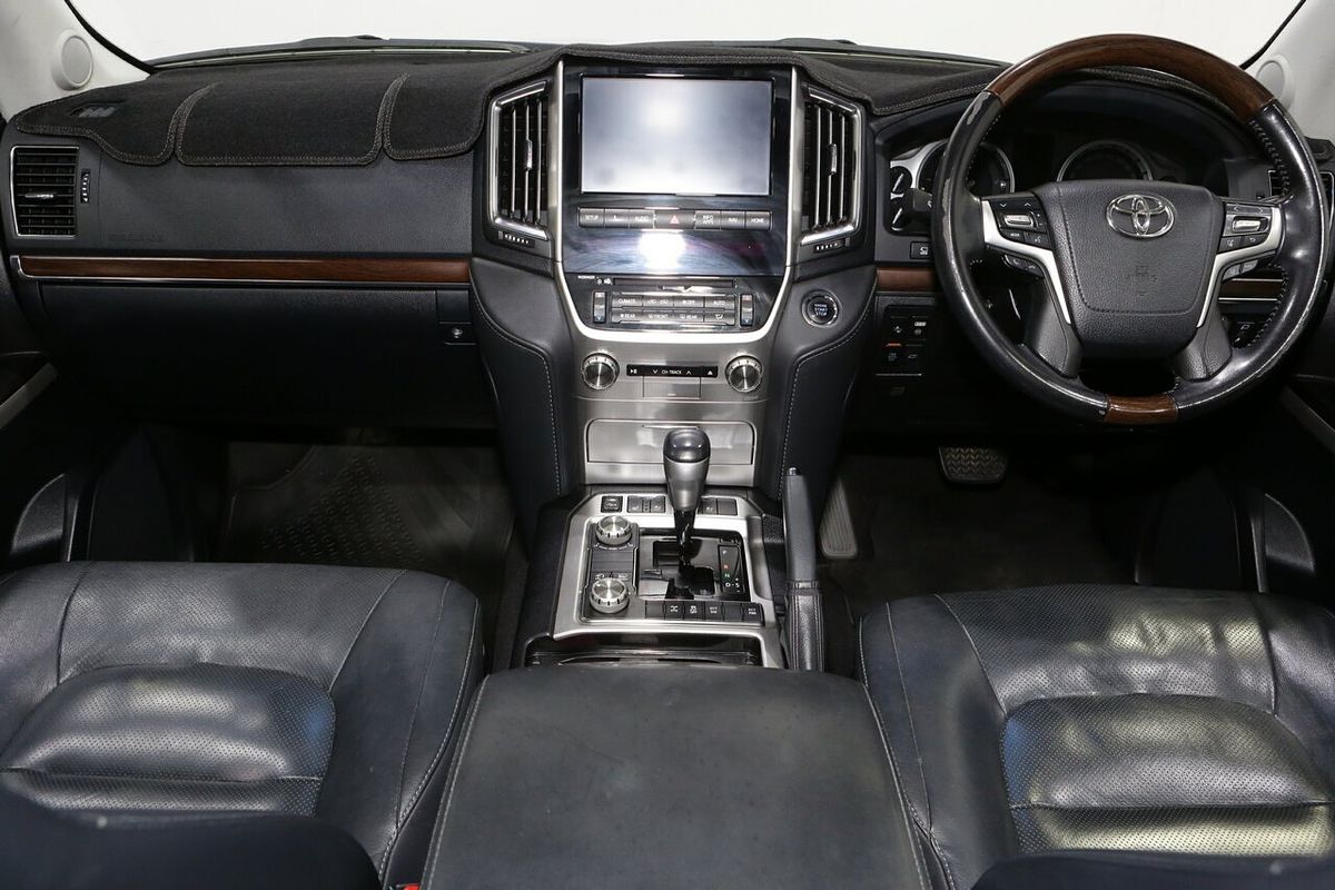 2020 Toyota Landcruiser Sahara VDJ200R