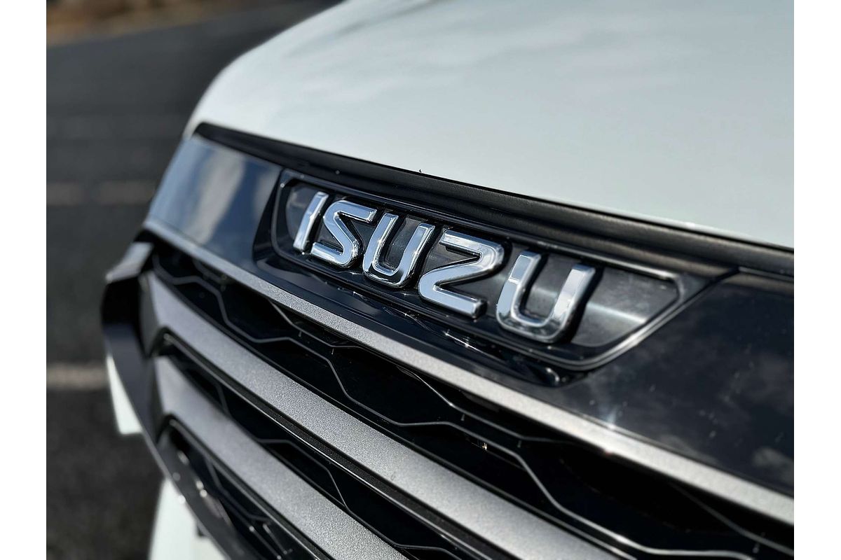 2023 Isuzu MU-X LS-M
