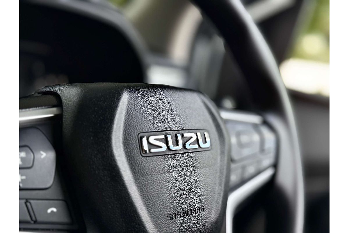 2023 Isuzu MU-X LS-M