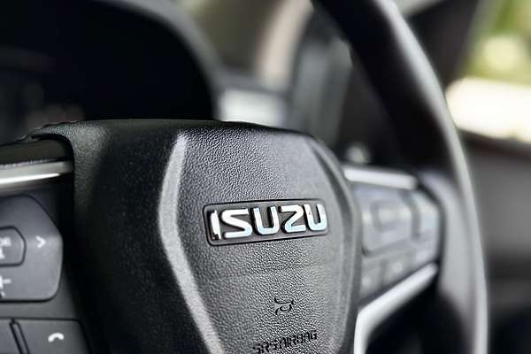 2023 Isuzu MU-X LS-M