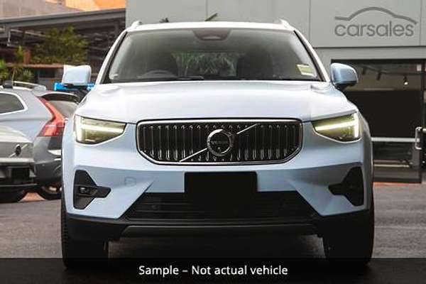 2024 Volvo XC40 Plus B4