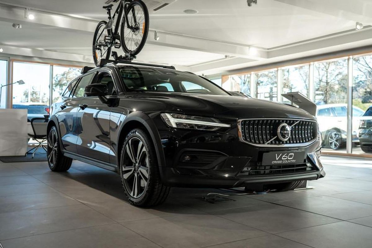 2024 Volvo V60 Cross Country Ultra B5 Bright