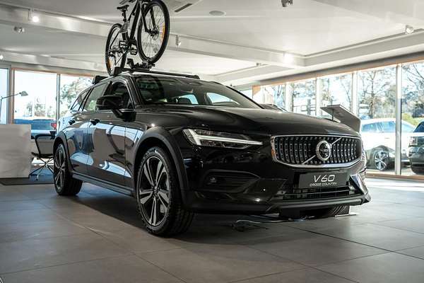 2024 Volvo V60 Cross Country Ultra B5 Bright