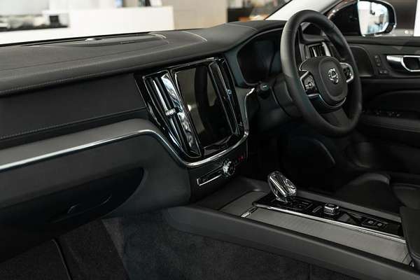 2024 Volvo V60 Cross Country Ultra B5 Bright
