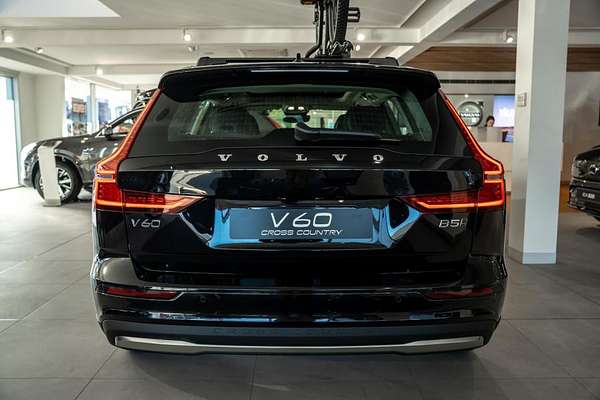 2024 Volvo V60 Cross Country Ultra B5 Bright