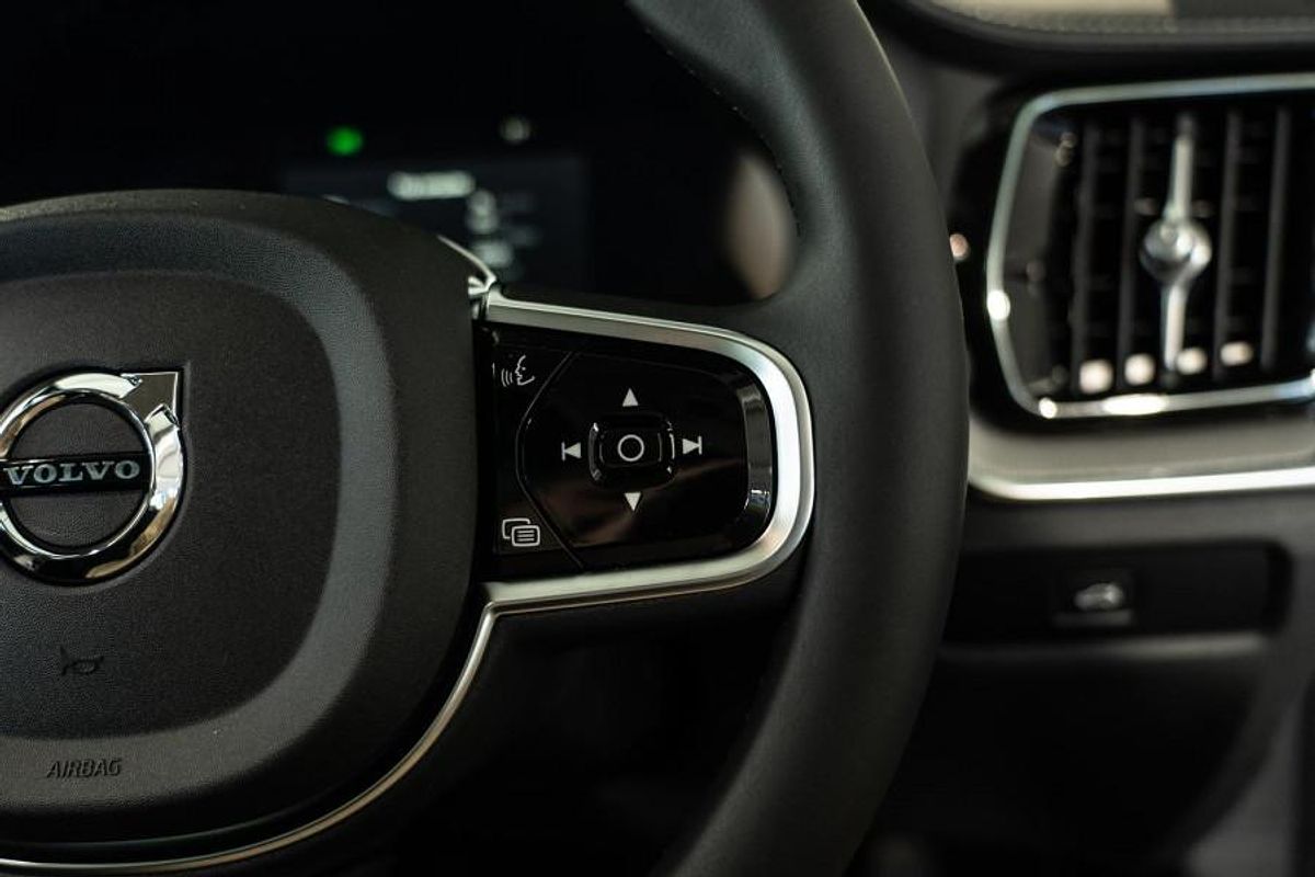 2024 Volvo V60 Cross Country Ultra B5 Bright