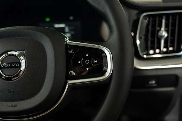 2024 Volvo V60 Cross Country Ultra B5 Bright