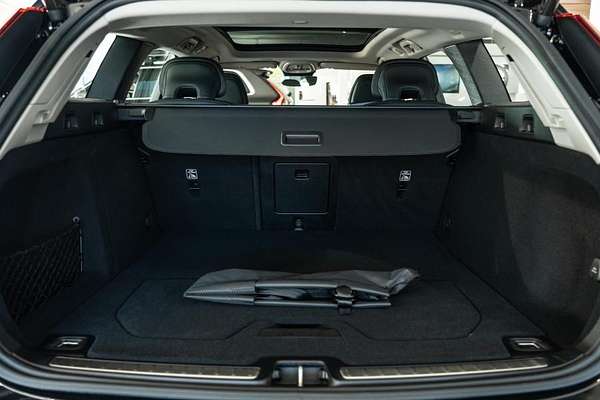 2024 Volvo V60 Cross Country Ultra B5 Bright