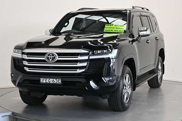 2023 Toyota Landcruiser Sahara FJA300R