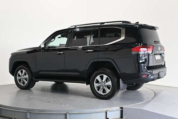 2023 Toyota Landcruiser Sahara FJA300R