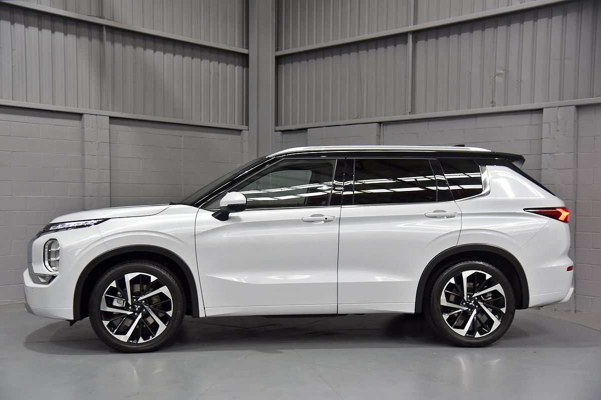 2024 Mitsubishi Outlander Exceed Tourer ZM