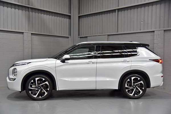 2024 Mitsubishi Outlander Exceed Tourer ZM