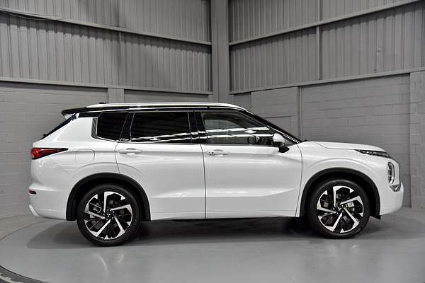 2024 Mitsubishi Outlander Exceed Tourer ZM