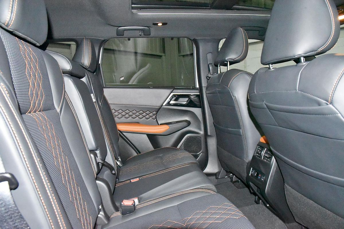 2024 Mitsubishi Outlander Exceed Tourer ZM