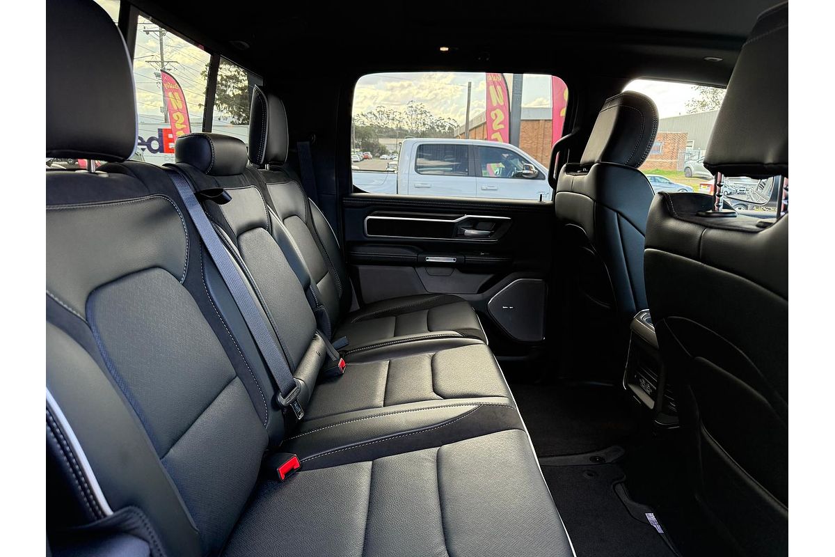 2025 RAM 1500 Laramie Sport Hurricane SO RamBox DT 4X4 SWB