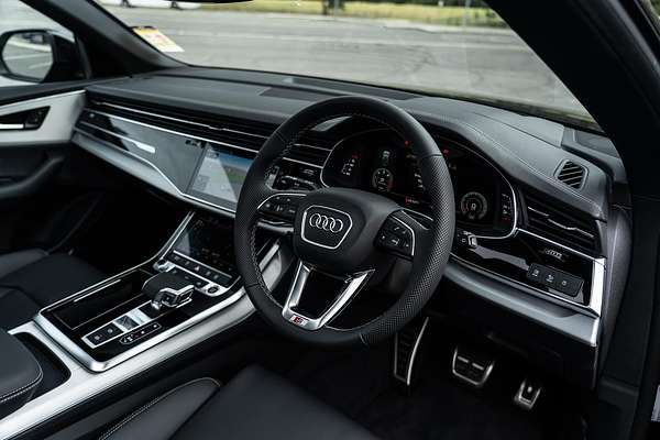 2025 Audi Q8 50 TDI S line F1