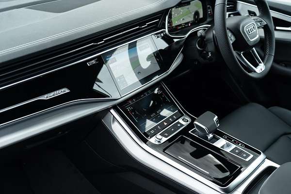 2025 Audi Q8 50 TDI S line F1