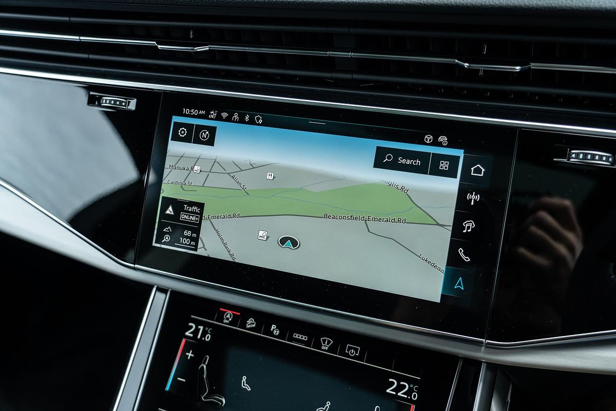2025 Audi Q8 50 TDI S line F1