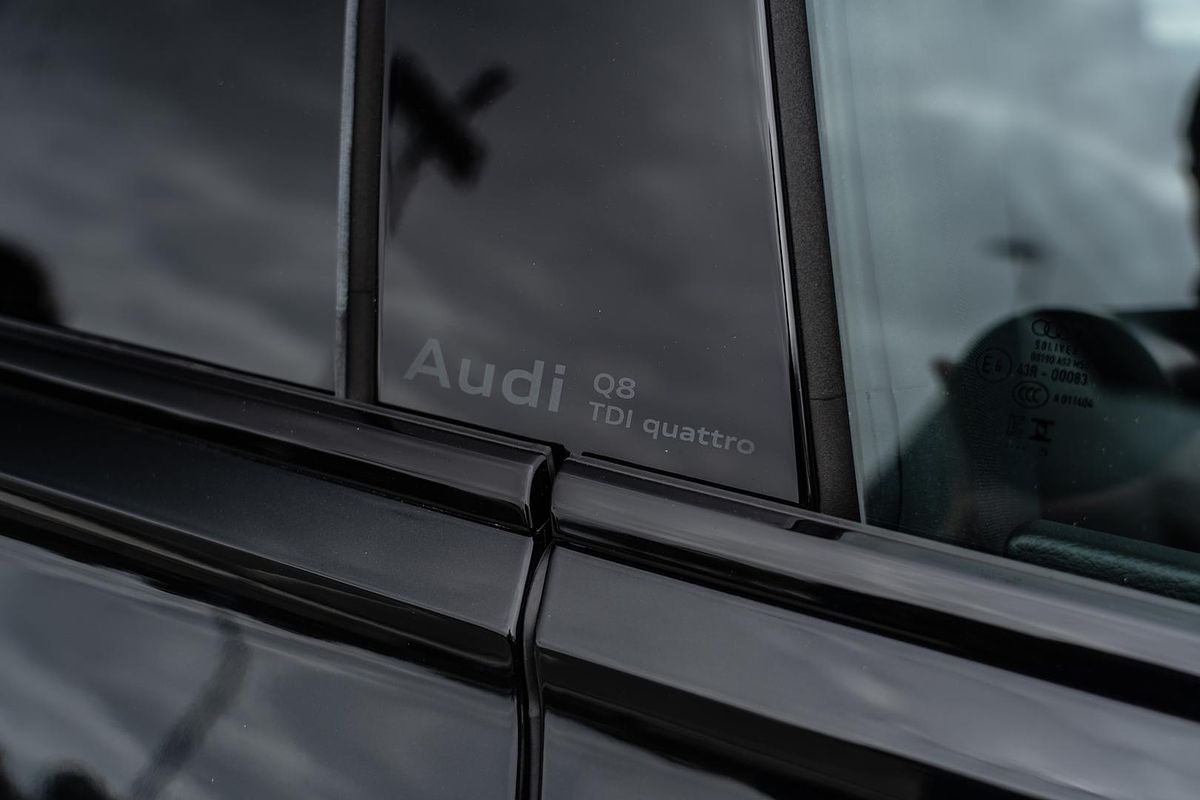 2025 Audi Q8 50 TDI S line F1