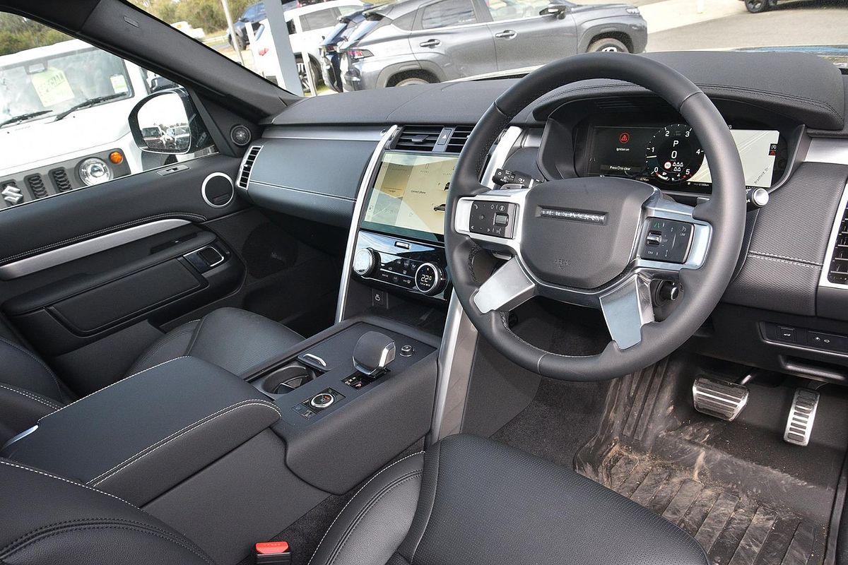 2025 Land Rover Discovery D350 Dynamic SE Series 5