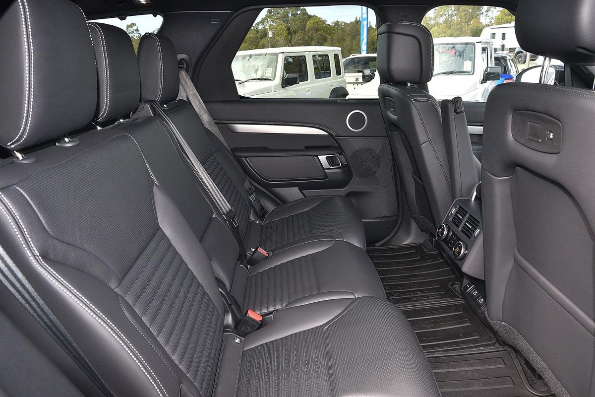 2025 Land Rover Discovery D350 Dynamic SE Series 5
