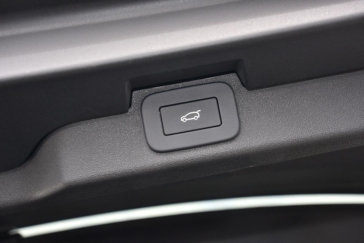 2025 Land Rover Discovery D350 Dynamic SE Series 5