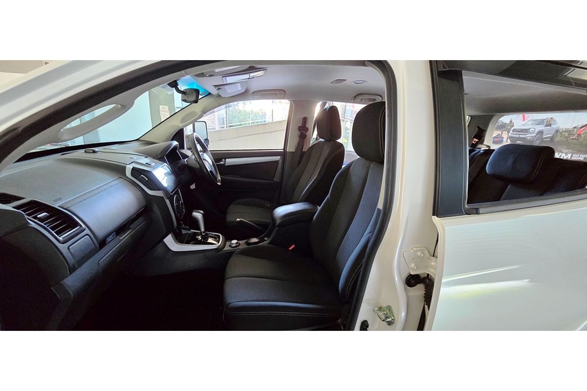 MU-X UC MY17 LS-U (4x4) 3.0L DT4 TURBO CDI 6 SP AUTO SEQUENTIAL 4D WAGON