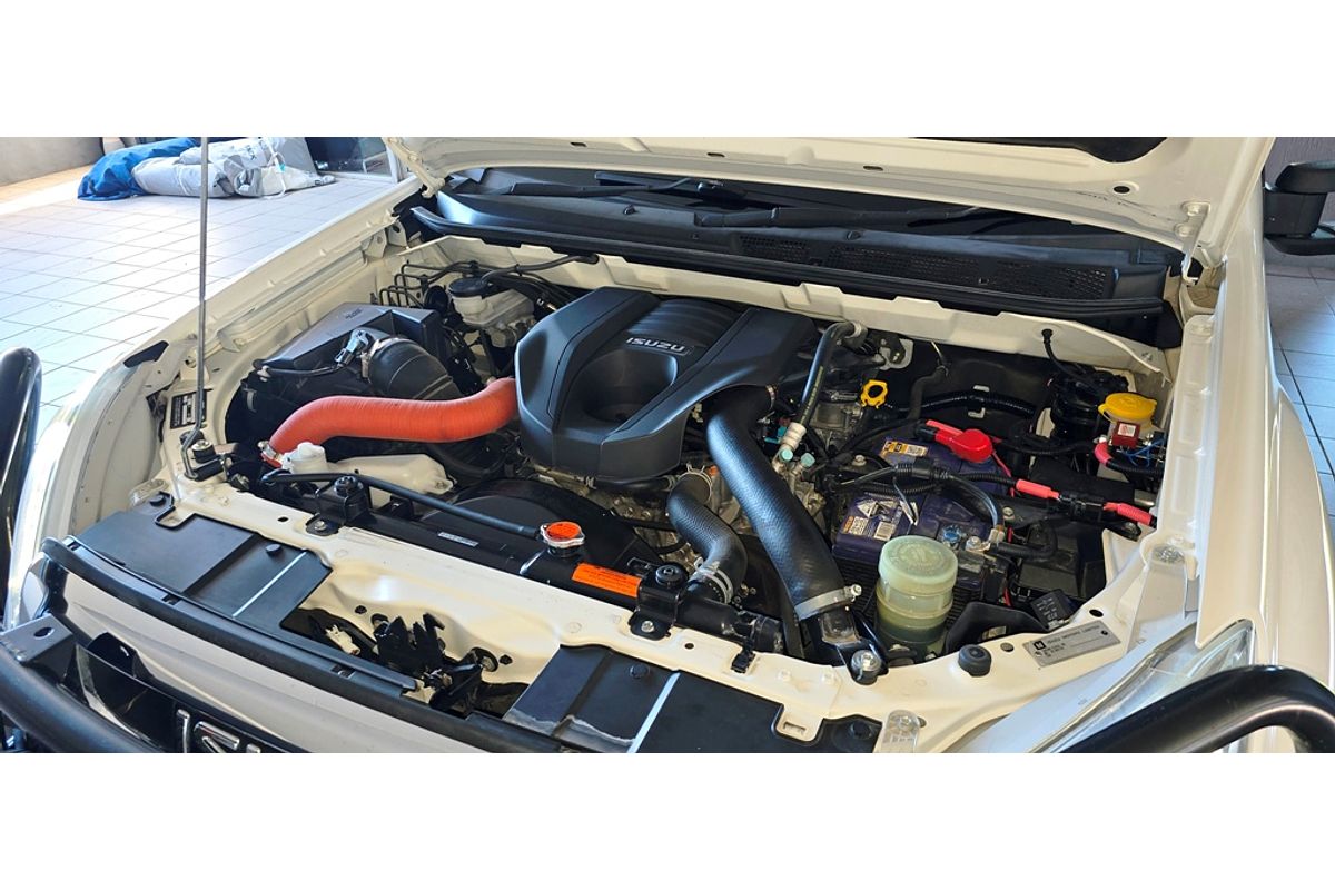 MU-X UC MY17 LS-U (4x4) 3.0L DT4 TURBO CDI 6 SP AUTO SEQUENTIAL 4D WAGON