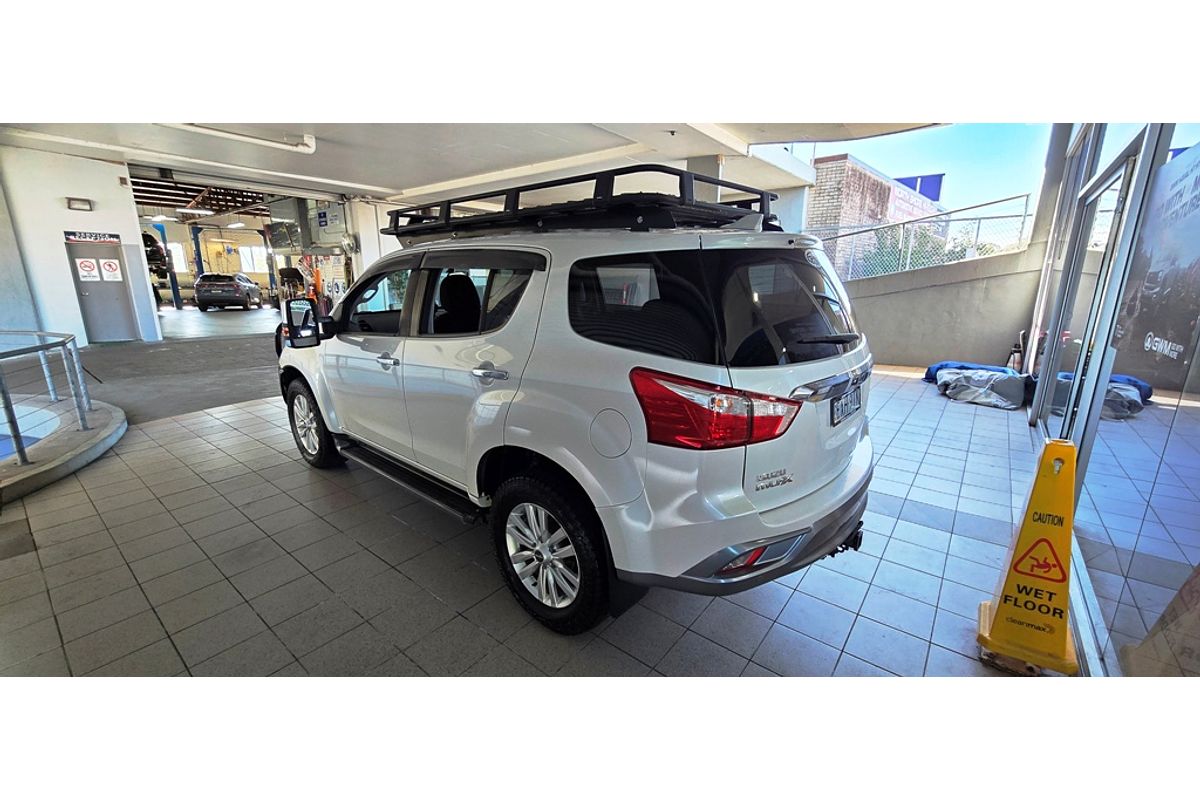 MU-X UC MY17 LS-U (4x4) 3.0L DT4 TURBO CDI 6 SP AUTO SEQUENTIAL 4D WAGON