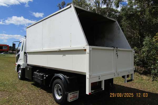 2011 Mitsubishi Fighter FK61FL 6.0 4x2 LWB