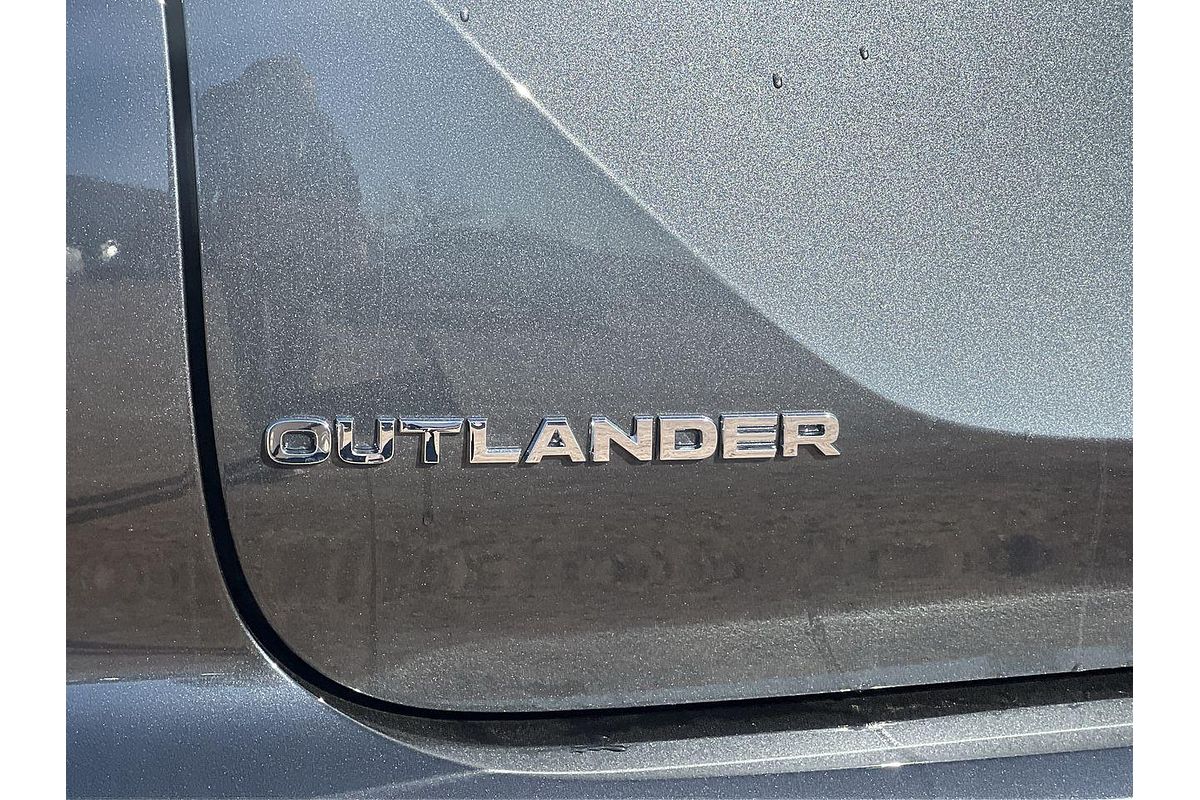 2025 Mitsubishi Outlander LS ZM