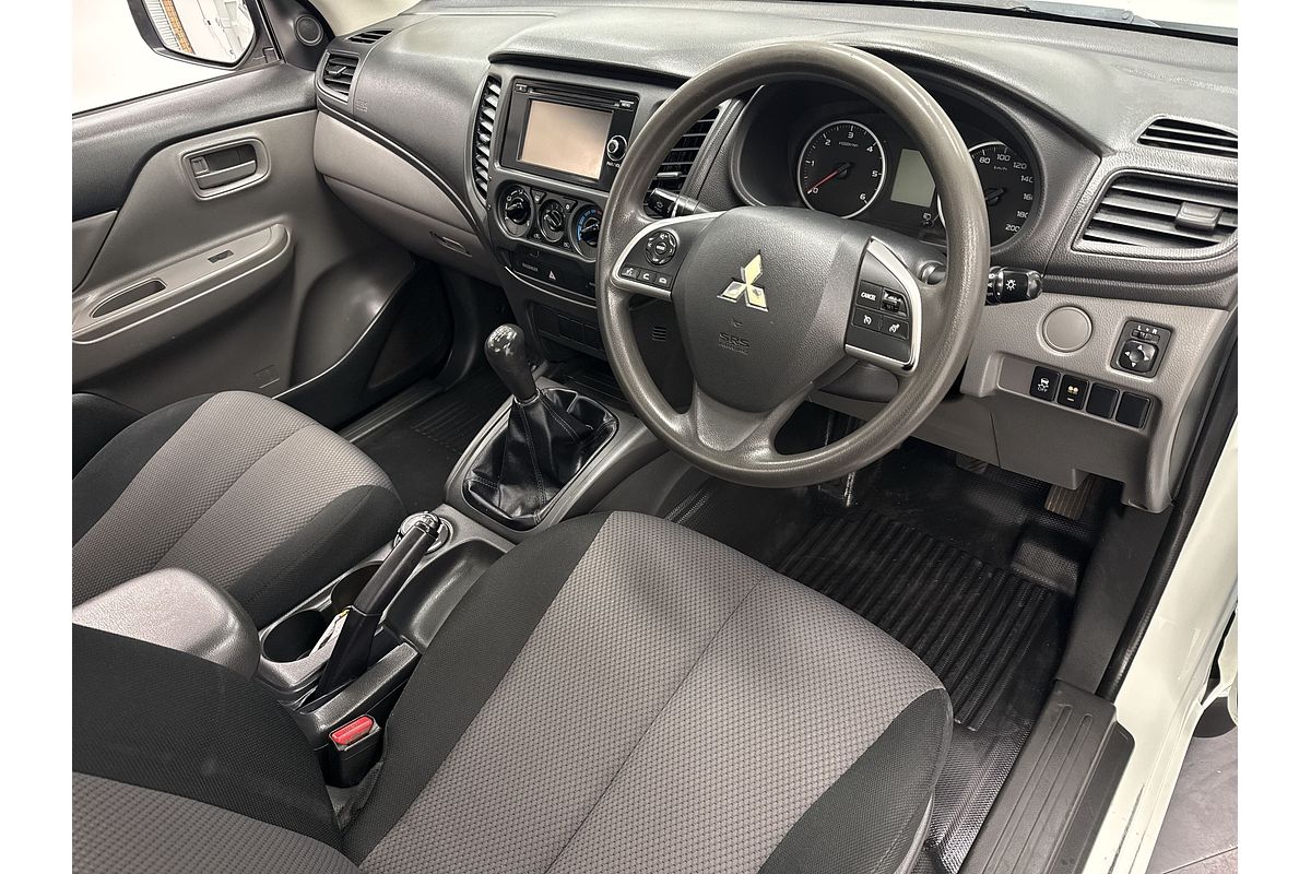 2017 Mitsubishi Triton GLX MQ 4X4