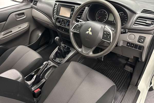 2017 Mitsubishi Triton GLX MQ 4X4