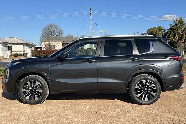 2025 Mitsubishi Outlander LS ZM