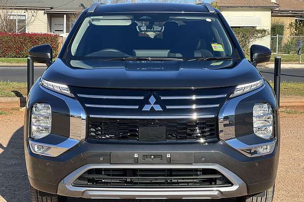 2025 Mitsubishi Outlander LS ZM