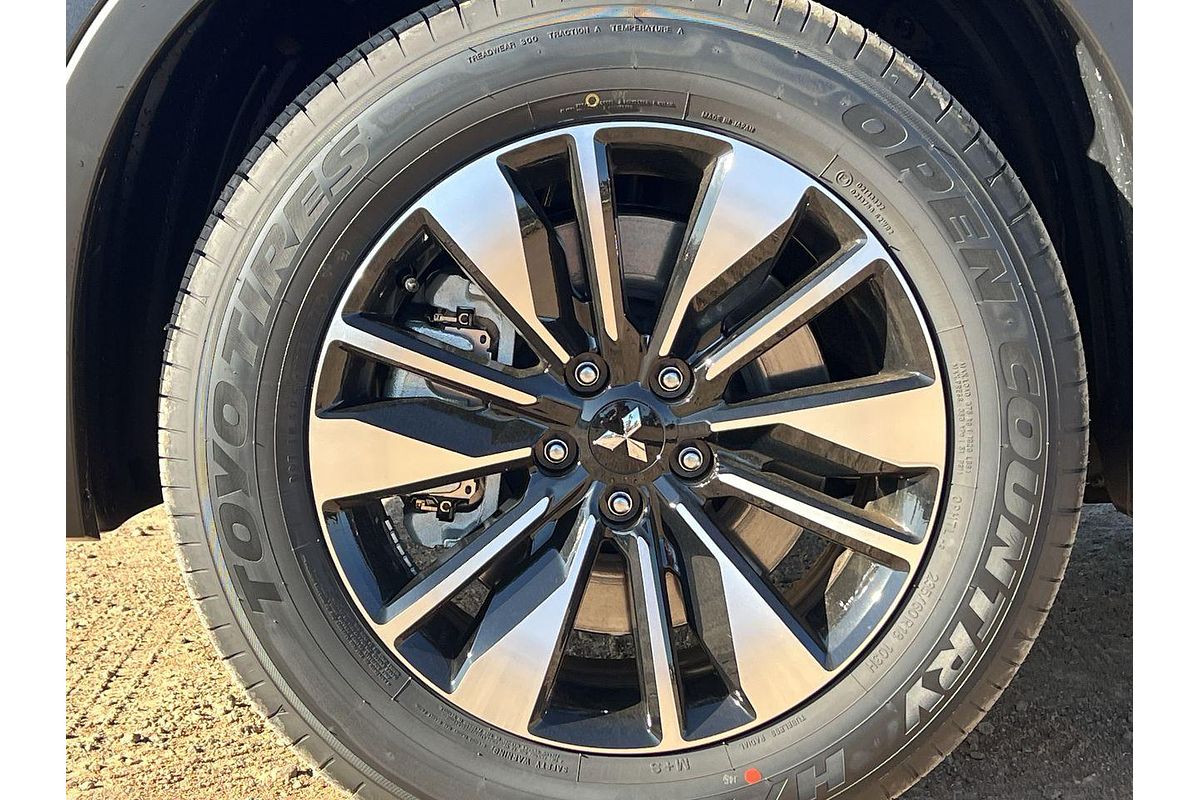 2025 Mitsubishi Outlander LS ZM