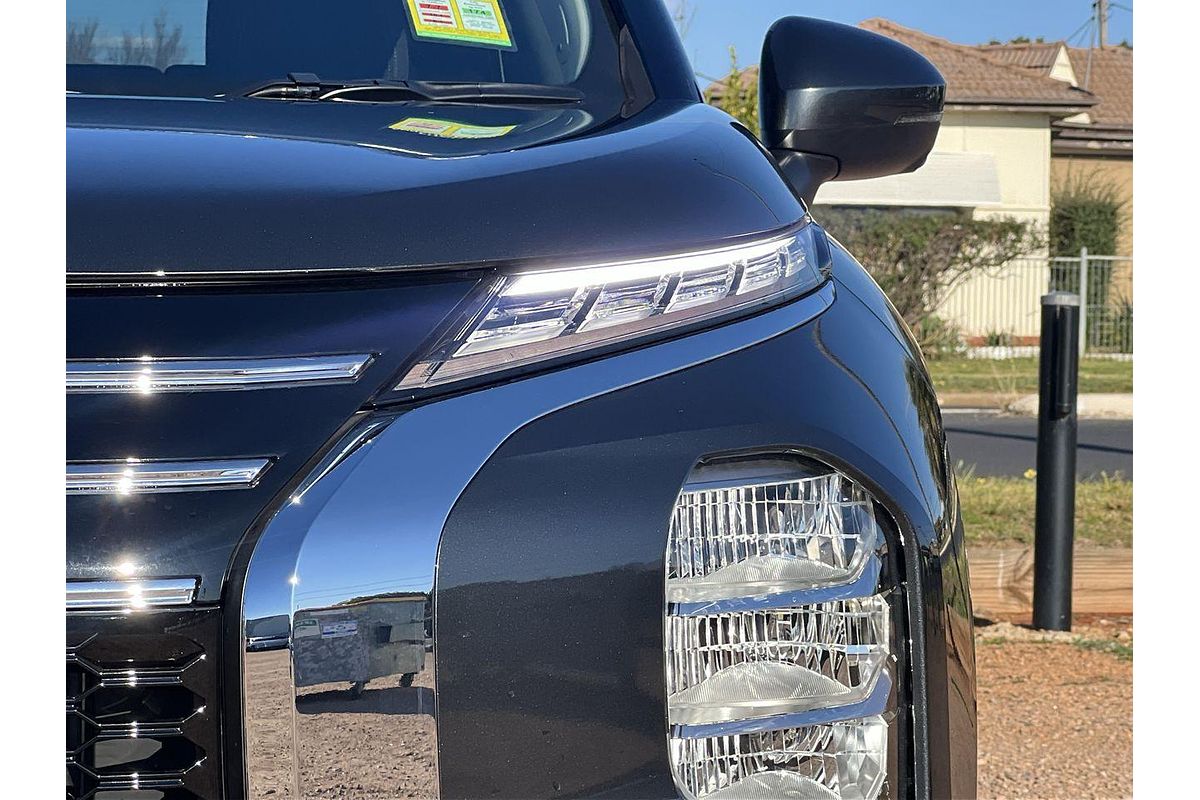 2025 Mitsubishi Outlander LS ZM