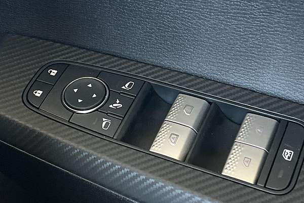 2025 Mitsubishi Outlander LS ZM
