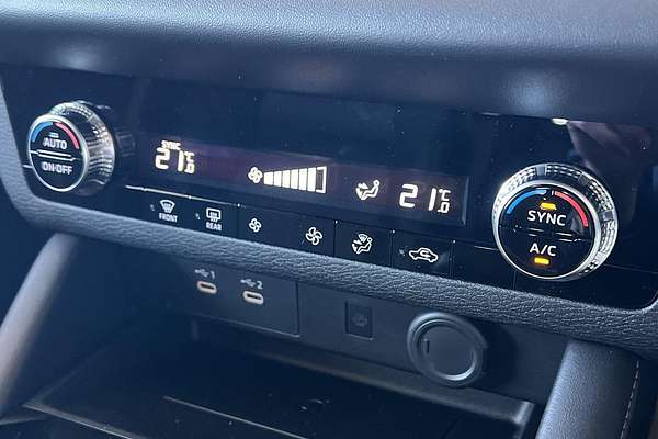 2025 Mitsubishi Outlander LS ZM